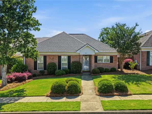 1807 Century Ln, Opelika, AL 36801