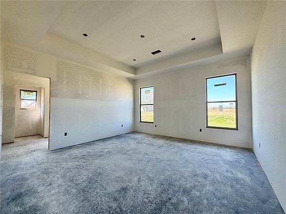 5th image of 2104 Taylor Orchard Rd