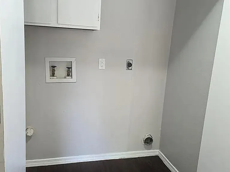 2405 W Slaughter Ln — Photo 6