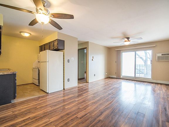 4th image of 141 W North St APT 15