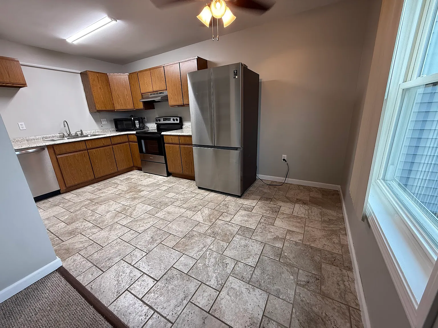 2 bed, $1,380 — Photo 2