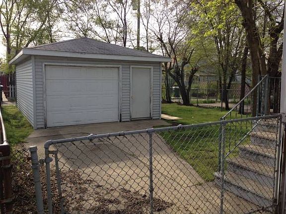 Fenced Backyard / Garage