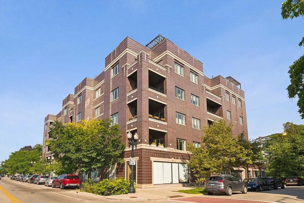 3 bed, 1839 sqft, $5,200 — Photo 1