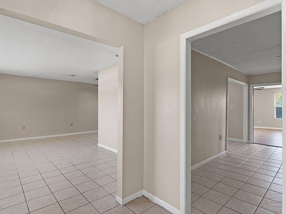 4th image of 103 Tanglewood Ct