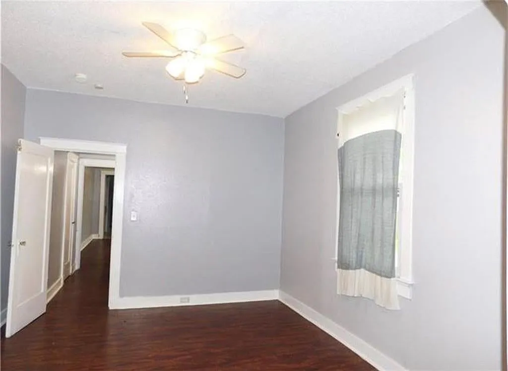 2 bed, 869 sqft, $1,300 — Photo 3