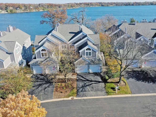 243 Sandy Point Ln, Lake Zurich, IL 60047