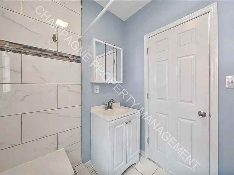 2454 Cypress Ave — Photo 9