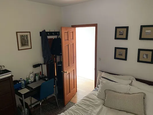 Rented by Big Apple Living | media 42