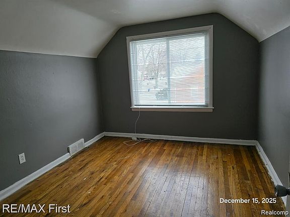 4th image of 18582 Edinborough Rd