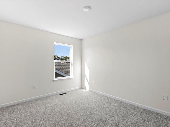 3rd image of 3123 White Pine Dr