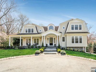 76 Dimmig Rd, Upper Saddle River, NJ, 07458