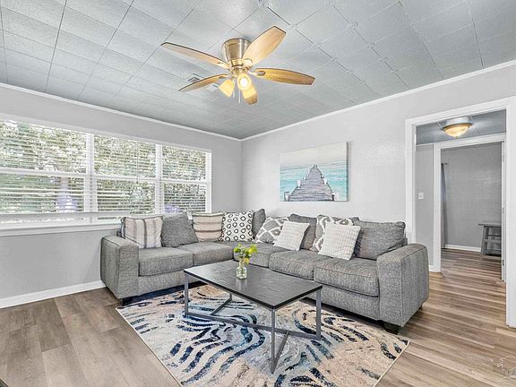 5th image of 4516 E Montclair Rd