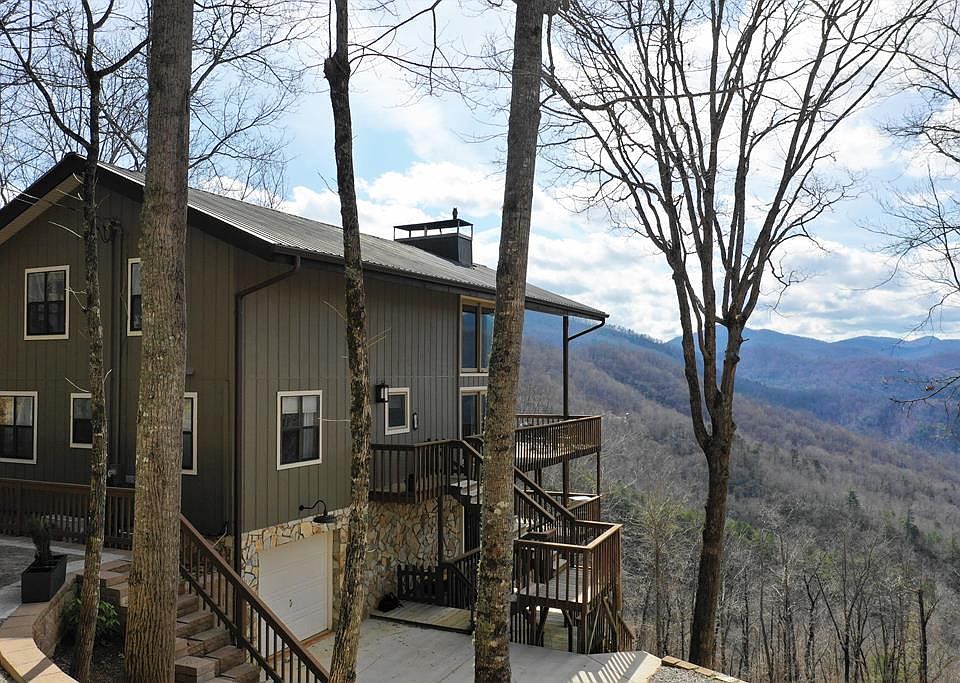 705 Mountain Laurel Dr, Franklin, NC 28734 MLS 26024694