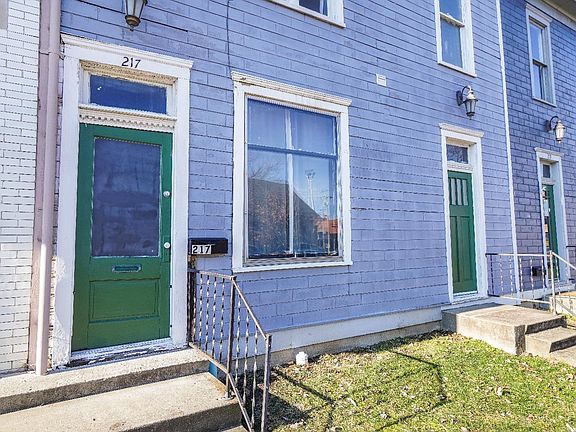 3rd image of 217 Vine St