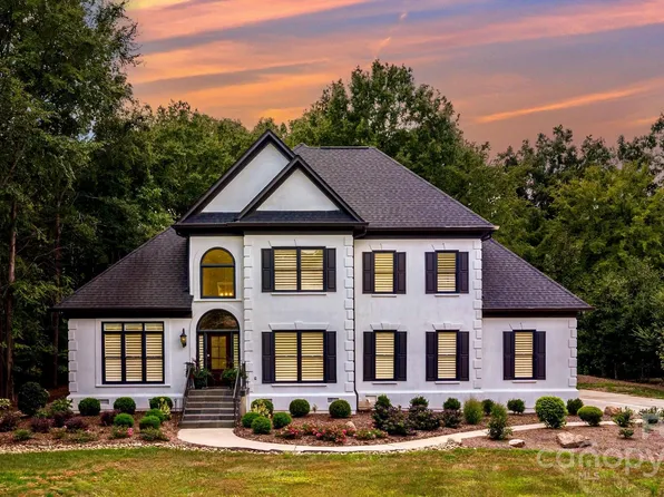 7212 Governors Row, Charlotte, NC 28277