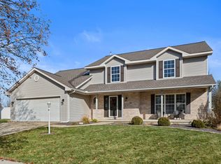 704 Kimela Dr, Mahomet, IL