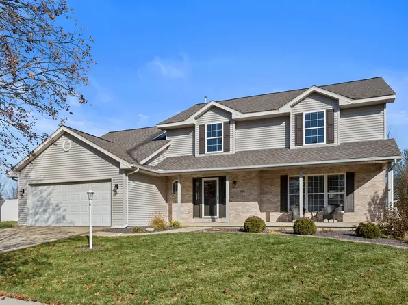 704 Kimela Dr, Mahomet, IL 61853