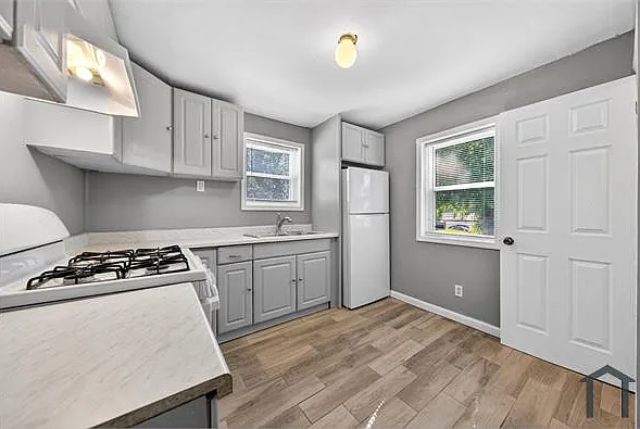 3 bed, 960 sqft, $1,150 — Photo 3
