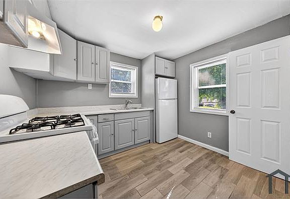3rd image of 4262 Dardenne Dr