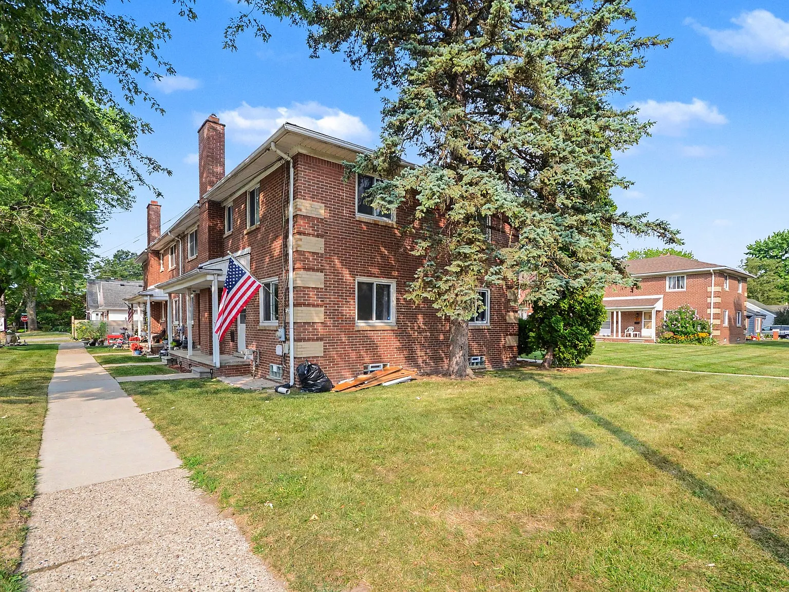 2 bed, 1000 sqft, $1,400 — Photo 4