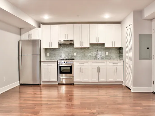 1003 S 4th St, Philadelphia, PA