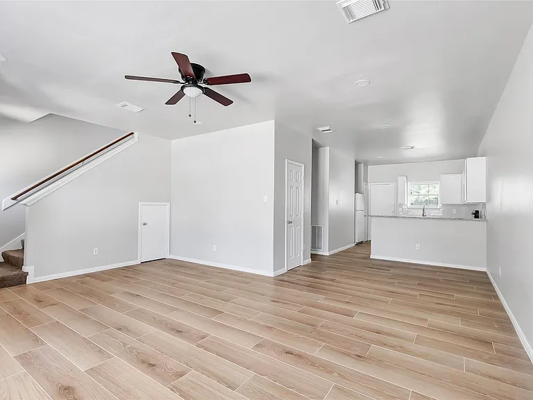 10445 Wicklowe St #1 — Photo 31