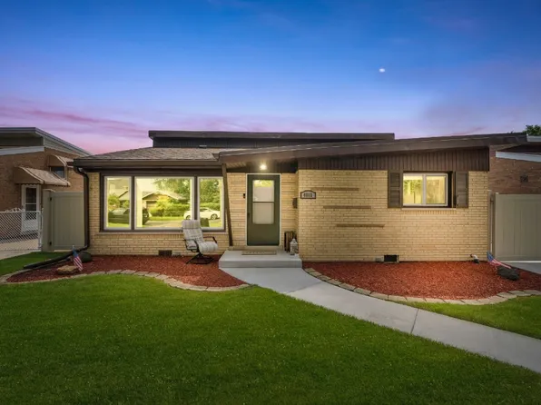 4013 W 106th St, Oak Lawn, IL 60453