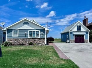 3163 Edgemere Dr, Rochester, NY 14612