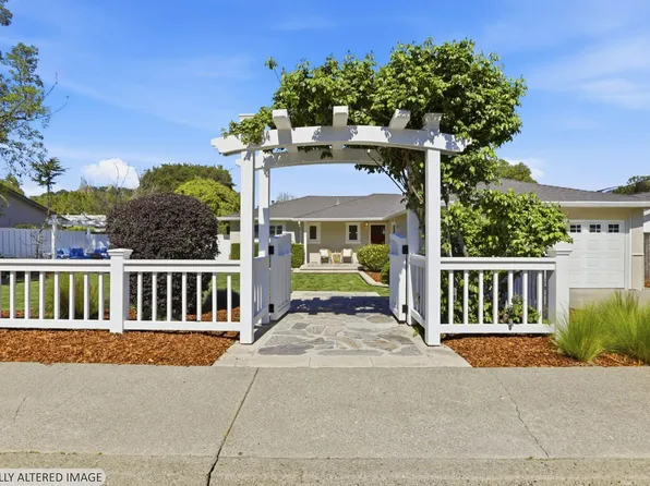 30 Corte Roble, Novato, CA 94949