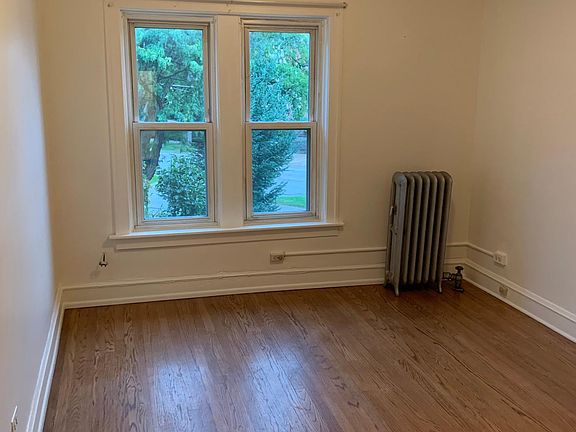 3rd image of 808 Arlington Ave