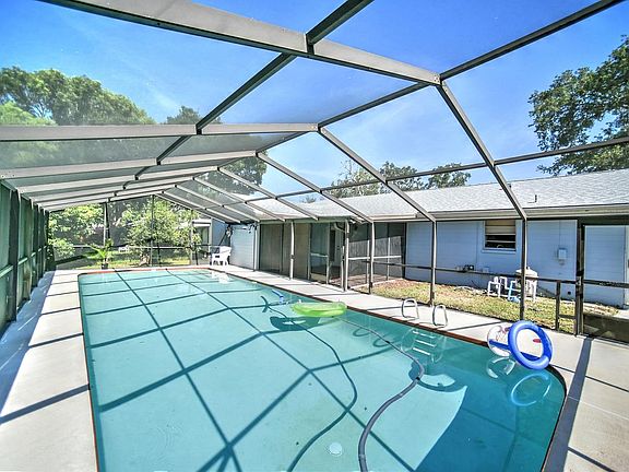 2nd image of 24 Mayfield Cir