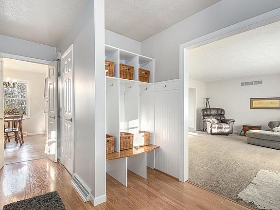 4th image of 1810 Deepwood Ct