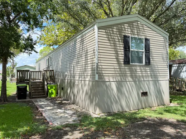1306 Edgewood Dr, Richmond, TX 77406