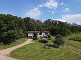 20850 Pikes Peak Ln, Blanchardville, WI 53516