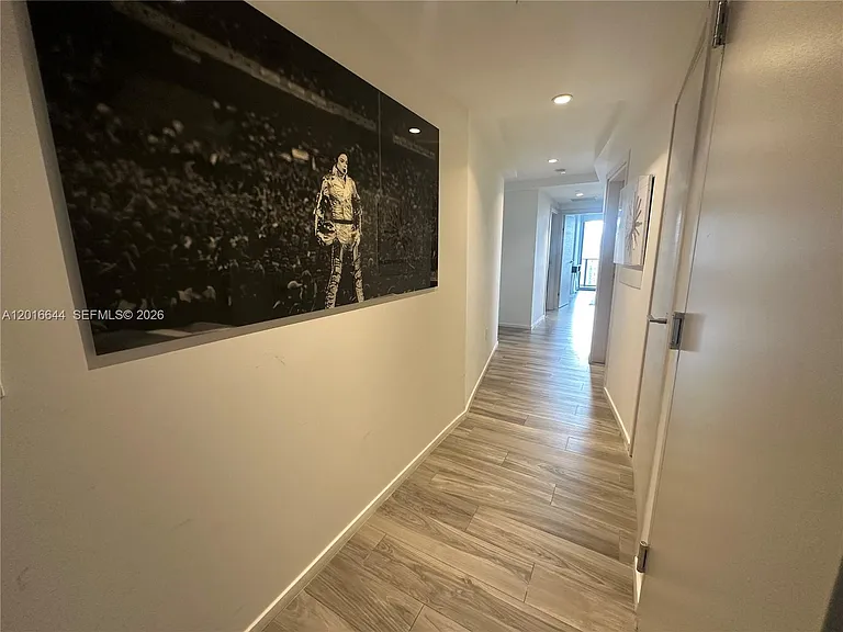 801 S Miami Ave — Photo 25