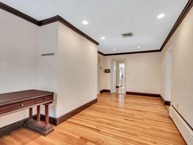 832 Chestnut St — Photo 13