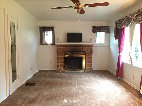 3rd image of 5915 LOMBARD Avenue