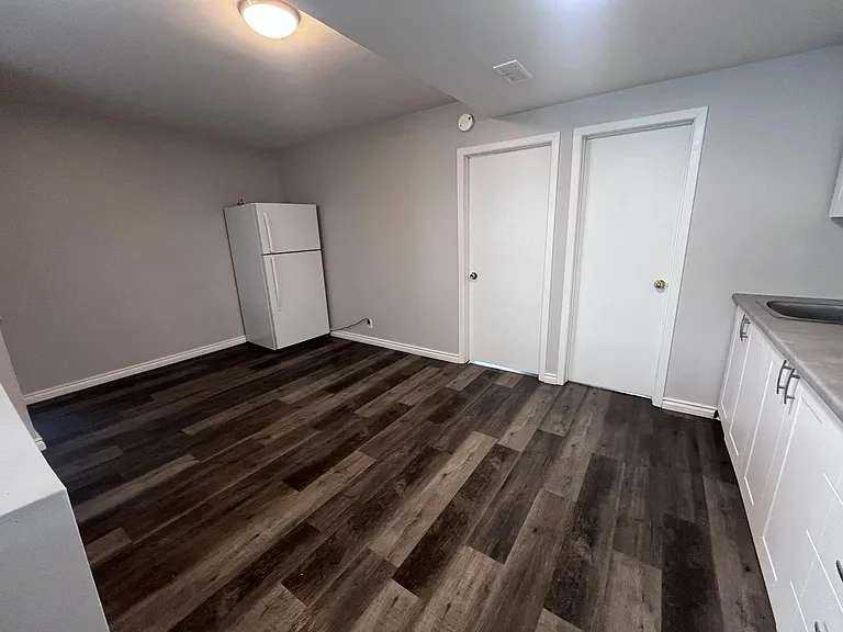 220 Kathleen St #3 — Photo 9