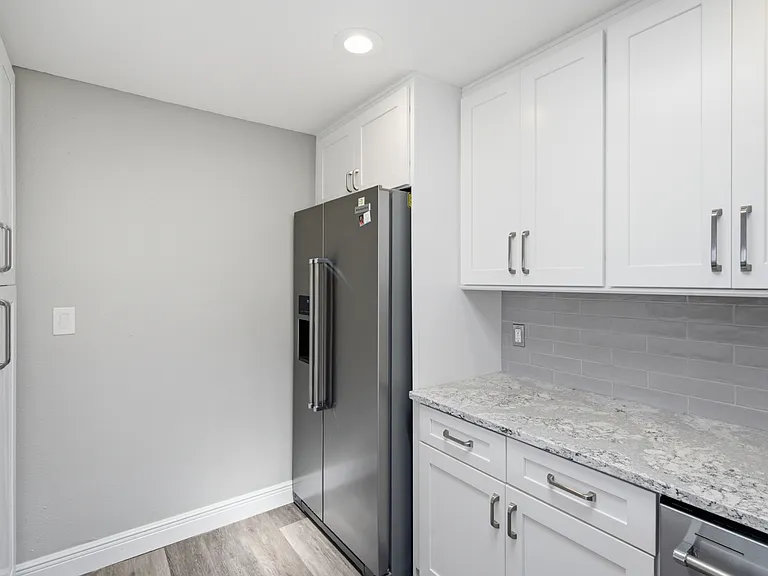 1433 Ellison Ln — Photo 11