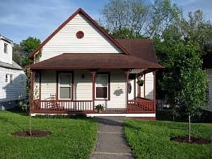 2nd image of 128 E Oldham Ave