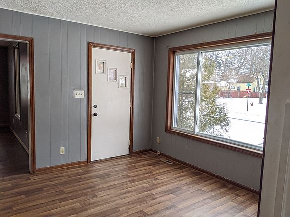 3rd image of 720 Hill Ave APT 1