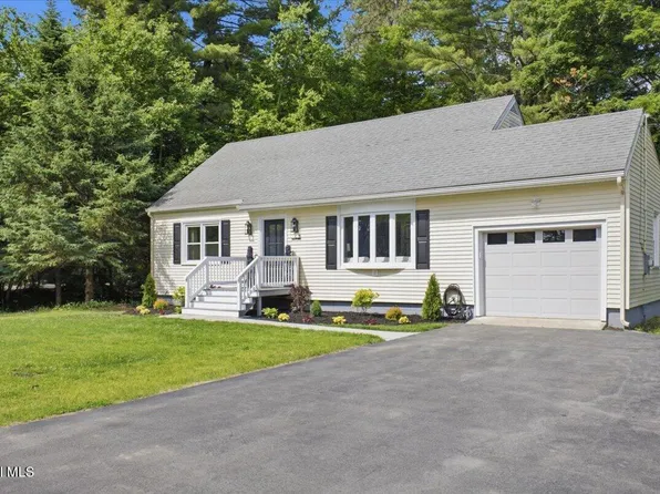 31 Arbutus Drive, Queensbury, NY 12804