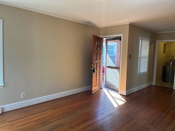 2nd image of 116 E Edgewood Dr APT B