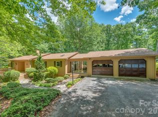 66 Oakwood Ln, Columbus, NC 28722
