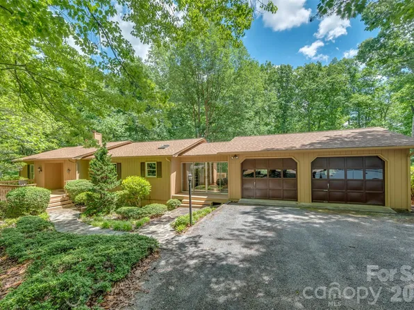 66 Oakwood Ln, Columbus, NC 28722