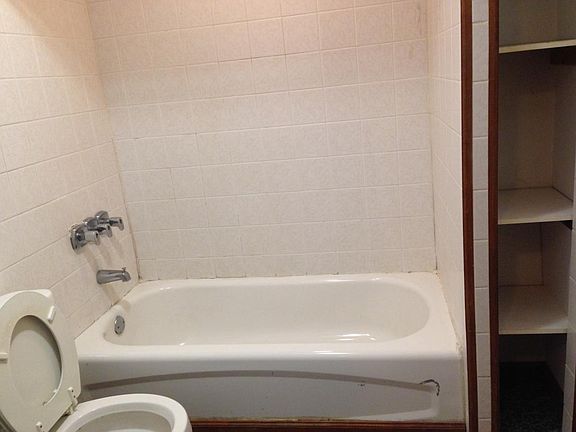 4th image of 1412 Jackson St #3F