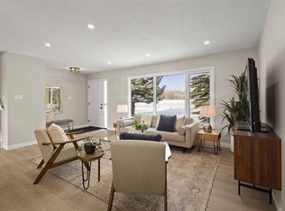 236 N Silverview Way NW, Calgary, AB T3B3K3