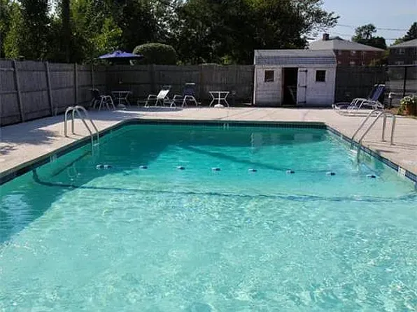 36 Whitman Rd APT 1-2, Waltham, MA 02453