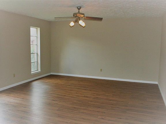 3rd image of 7307 Breccia Dr