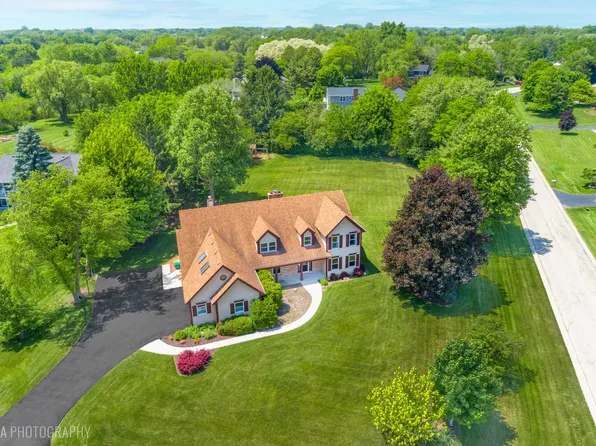 1 Byron Ct, Hawthorn Woods, IL 60047